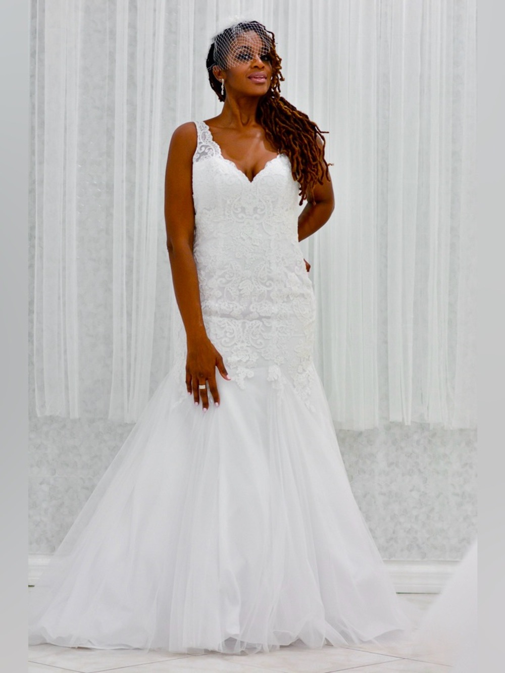 Classic White Lace Mermaid Bridal Gown